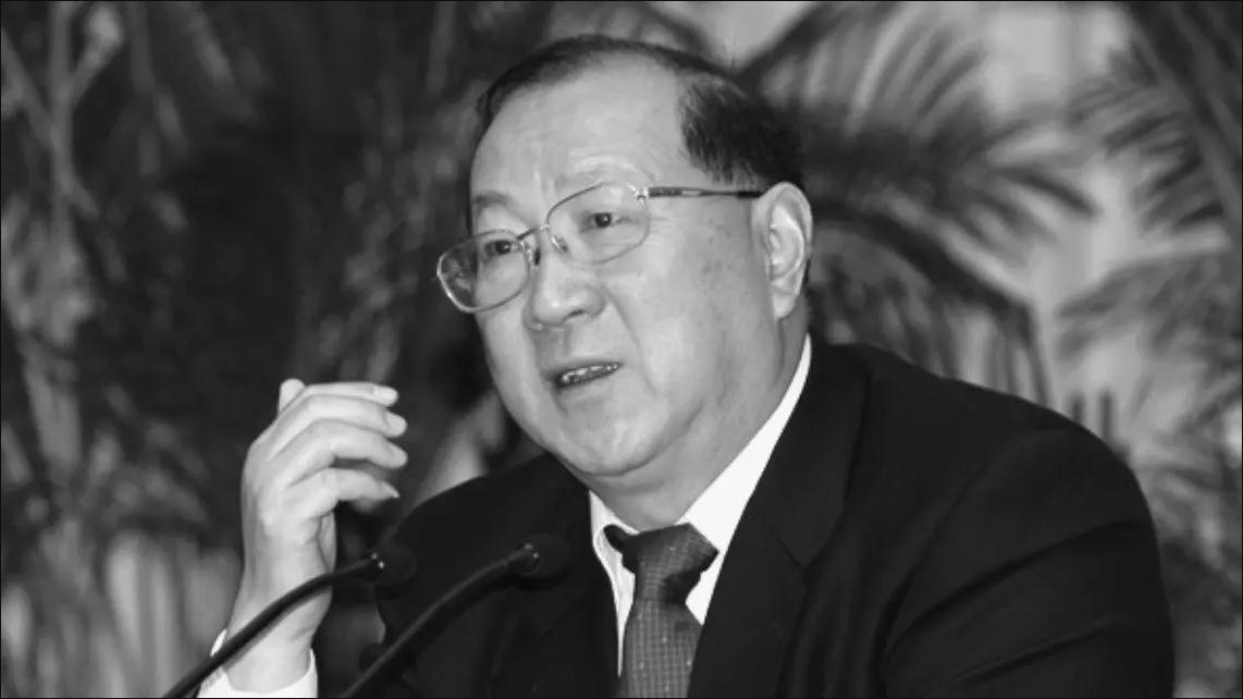 财政部原部长因家中失火去世