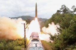 朝鲜成功试射铁路机动导弹