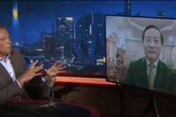 澳主持人挖坑式提问被中国学者回怼