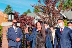 孟晚舟律师：起诉书或将多月后被驳回