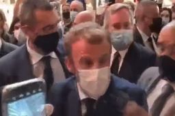 马克龙被扔鸡蛋