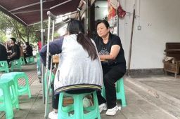 校方回应女生遭学姐体罚致残