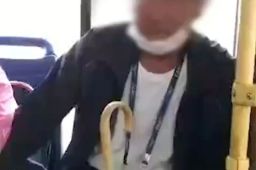 警方回应老人公交上猥亵女孩