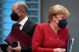 默克尔祝贺肖尔茨在选举中获胜