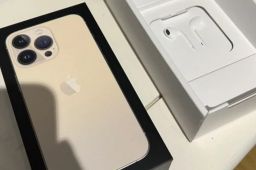 法国iPhone13仍送耳机