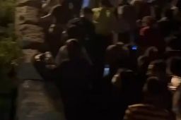 游客量暴涨 泰山暂停销售夜间门票