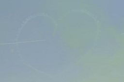 浪漫！珠海航展现空中丘比特之箭