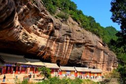 甘陕晋遭受强降雨多个景点关闭