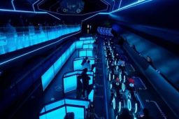 上海迪士尼昏倒男子抢救无效身故