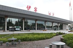 部分滞留新疆伊犁旅客有序离开