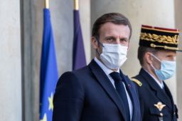 法国一男子因用马克龙健康码被捕