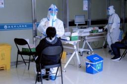 宁夏司机一再坚持带旅行团做核酸