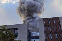 南航大爆燃事故教学楼去年刚使用