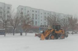 内蒙古特大暴雪：学校停课机场关闭