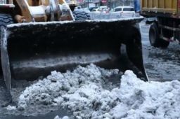 哈尔滨暴雪过后又来冻雨