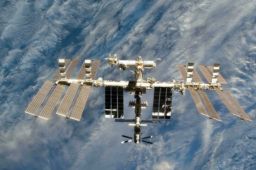 俄方回应卫星碎片危及国际空间站