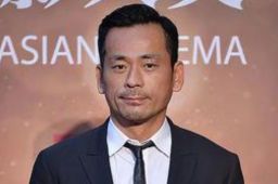 “小赌王”周焯华被带回警局调查