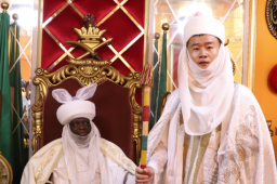 当上非洲酋长的中国小伙已回国