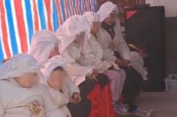 夫妇去世留8个孩子：大批网红蹭流量