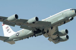 美军机沿中国海岸线进行抵近侦察