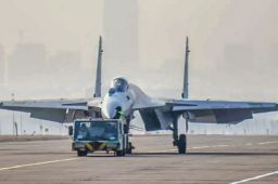 为003航母配备的舰载机已准备好了？