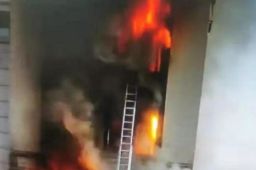 上海一别墅失火3人逃生4人死亡