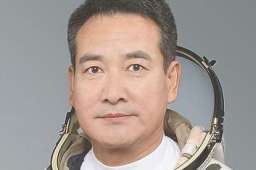 航天员翟志刚在轨工作100天