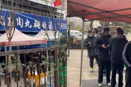 西安市民解封后排长队喝胡辣汤