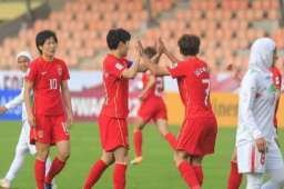 中国女足7-0伊朗 王霜梅开二度