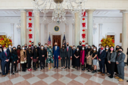 拜登与哈里斯发推送春节祝福