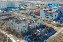 乌克兰内政部长车队在乌东遇袭