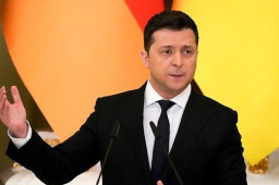 乌总统称不怕任何人 美建议其离开