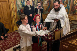 乌克兰新人在空袭警报声中举行婚礼