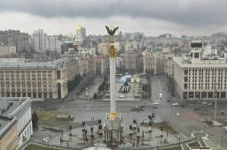 基辅独立广场周边炮声不断