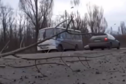 俄方公开军队进乌克兰城市现场视频