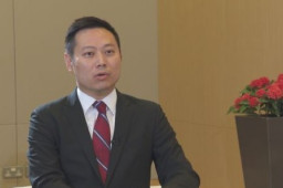 香港民政事务局局长徐英伟被免职