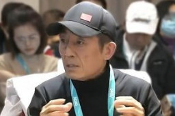 张艺谋说冬残奥会开幕式五彩斑斓