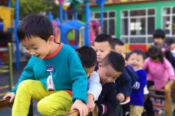 委员建议第三孩免费上幼儿园