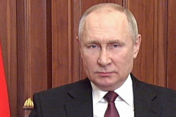 为何对乌克兰动武？普京这样回应