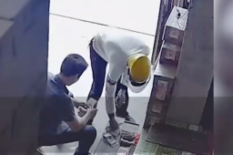 男子当街抢钱后称他们拿钱勾引我