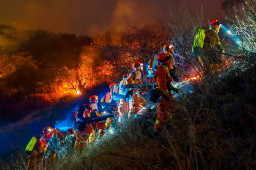 云南大理5小时内两地突发山火
