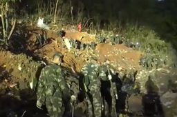 失事飞机残骸抛撒面积非常大