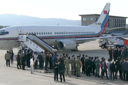 英雄归来！神十三航天员平安抵京