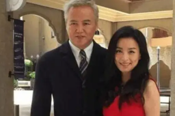 张庭夫妇公司名下96套房产被查封
