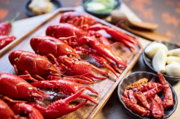 多地小龙虾价格跳水逼近个位数