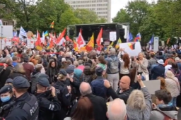 五一法德等多国现大规模抗议活动