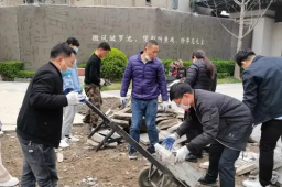 期房停工 多位业主搬砖自建