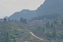 贵州毕节发生山体垮塌 多人被埋