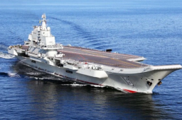 辽宁舰连续八日超百次起降战机