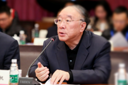 黄奇帆：人民币锚定美元非长久之计